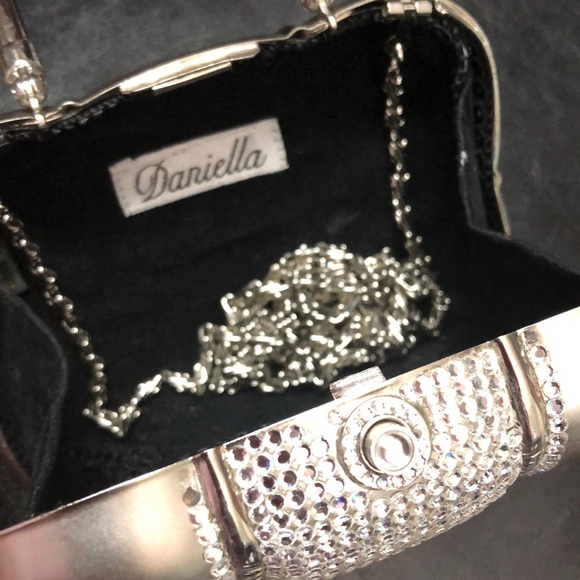 🆕 Daniella Clutch Shoulder Bag